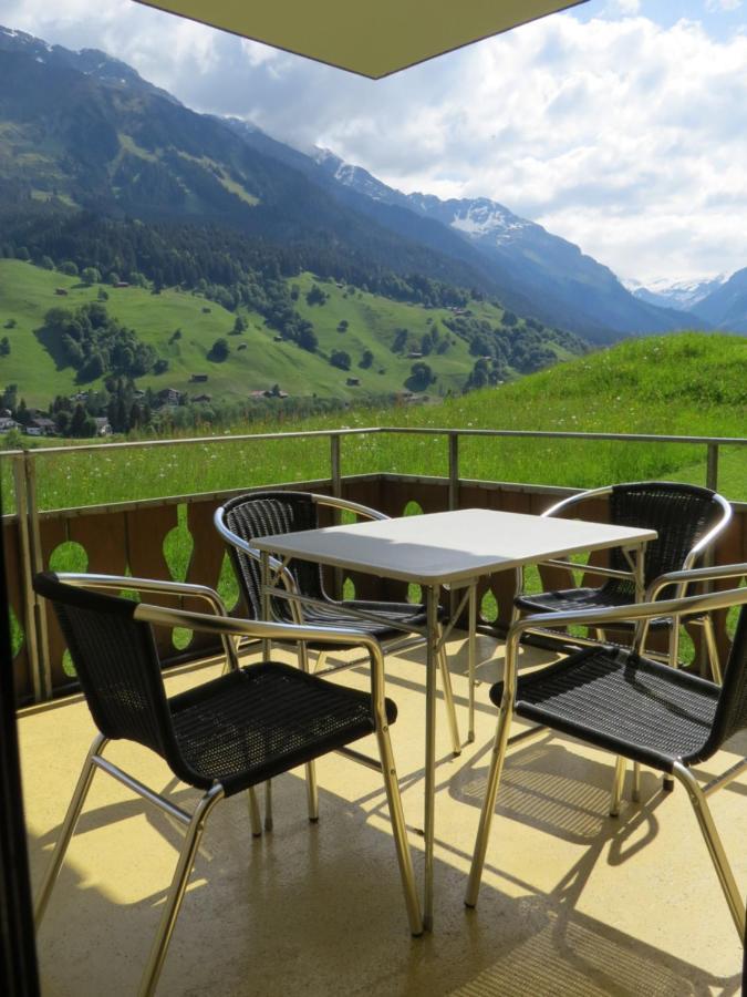 Appartement In Hus Signal Met Prachtig Uitzicht Op De Bergen Klosters Exterior foto