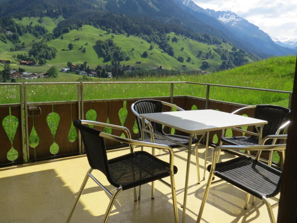 Appartement In Hus Signal Met Prachtig Uitzicht Op De Bergen Klosters Exterior foto
