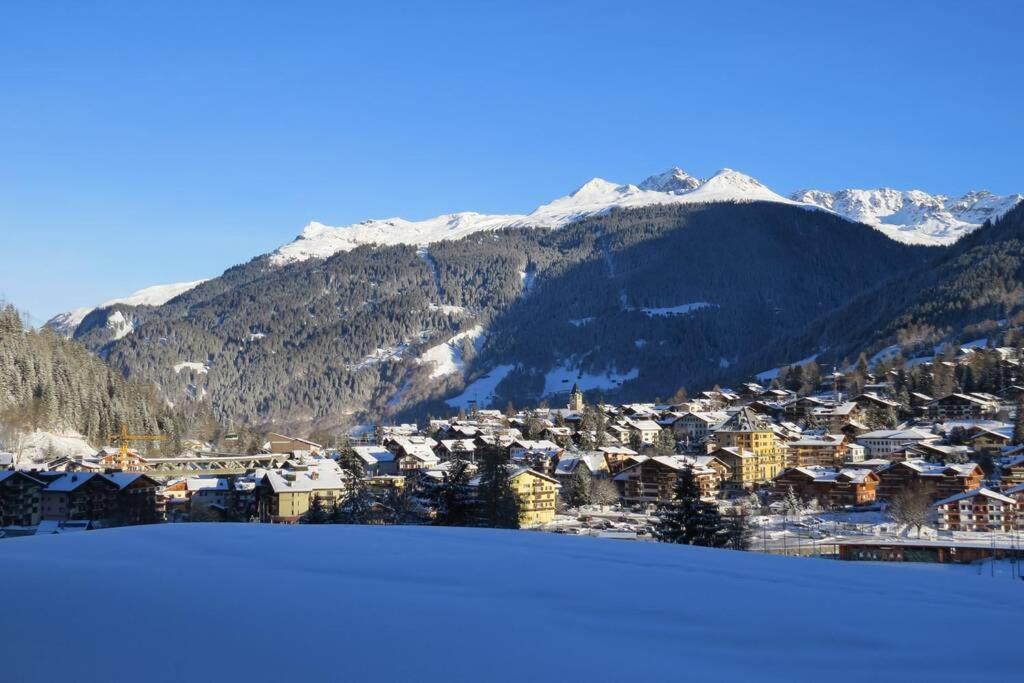 Appartement In Hus Signal Met Prachtig Uitzicht Op De Bergen Klosters Exterior foto